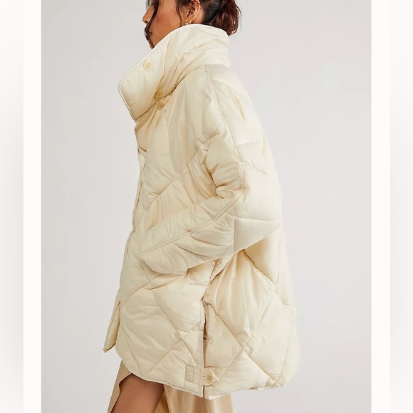 Free People/We The Free: "Never Say Never" Quilted Puffer Jacket Oversized - Picture 3 of 16